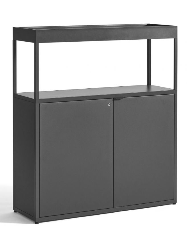 Graues New Order Sideboard von Hay mit zwei Türen und offenem Regalaufsatz.
